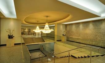  Centro-de-Convenciones-Gran-Palace-ingreso