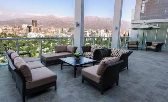 Hyatt-Place-Santiago-Salón-4