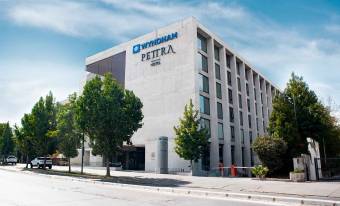Wyndham-Santiago-Pettra-edificio
